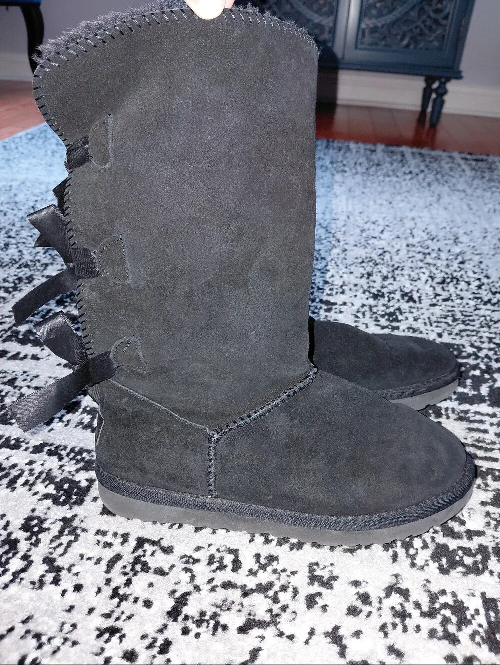 UGG Bailey Bow Tall II Boots Black Size 8.5 Sheepskin Suede Triple Bow Cozy CC